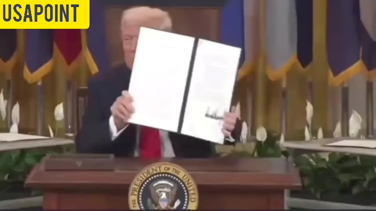 President Trump signs executive oder to eliminate departments of education