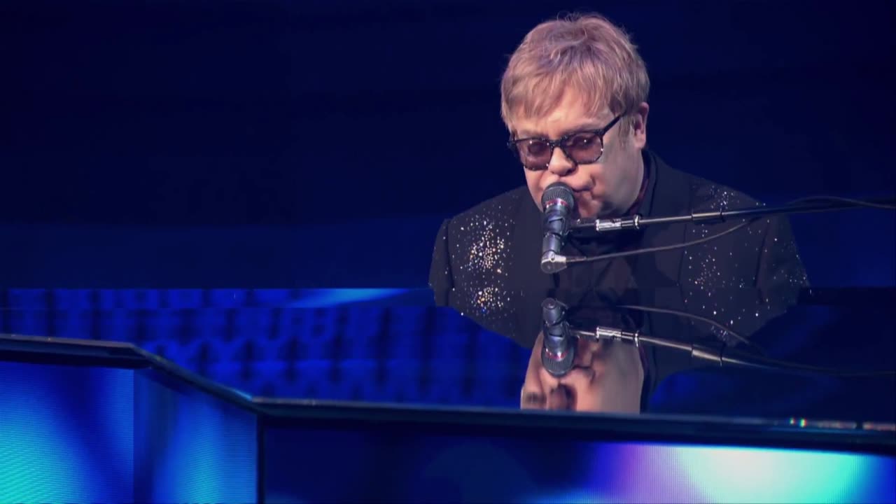 I Guess That's Why They Call It the Blues - Elton John (live)