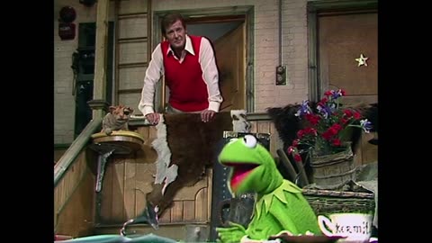 The Muppet Show - 524_ Roger Moore - Backstage #4 (1980)