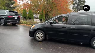 Portland, Oregon - Crazy Karen following ICE agents gets away