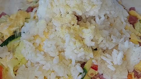 Chili Bacon Veggies Fried Rice. 🔥🍚🥕🧅🍳#Three3Eggs #3eggs #Bacon #FriedRice #EggFriedRice