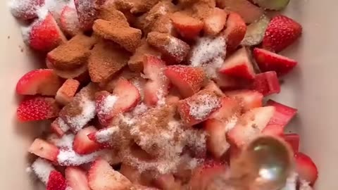Easy Fruit Salad – Kids Will Love This! Family-friendly angle