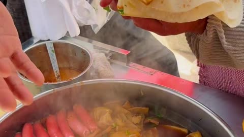 Street Food Henan Special Food : Pancake Rolls with Tofu!