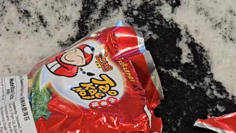 Tao Kae Noi Crispy Seaweed Snack - Mala Flavor #snackreview #snacks #food #seaweed #thailand