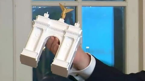 President Trump Unveils the 'Arch de Trump'