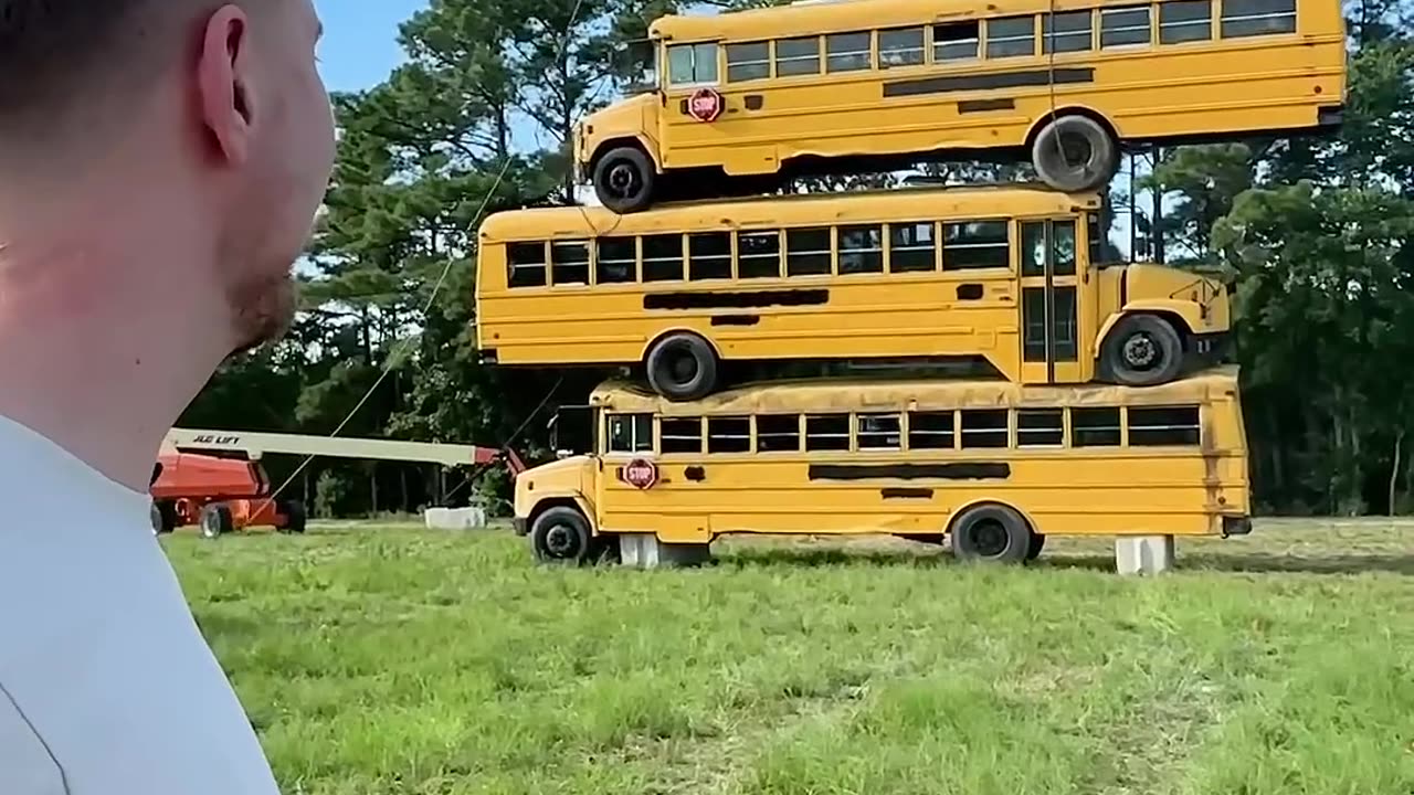 How many buses mr beast can stack