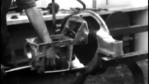 ASSEMBLING LIBERTY M... - ASSEMBLING LIBERTY MOTOR AND TRANSMISSION... CAMP HOLABIRD, - 111-m-307-r2