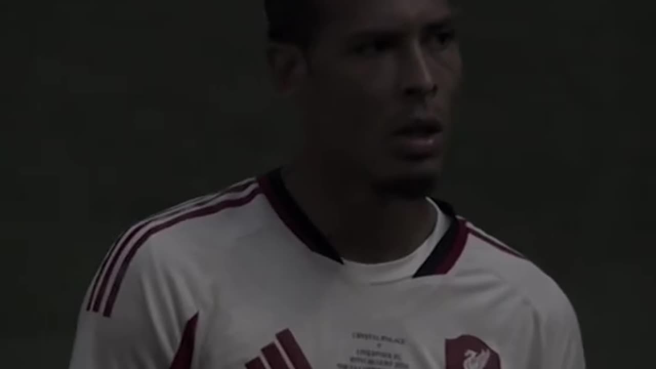 Robbed.. You’ll be back stronger Virg ❤️🧱 #virgilvandijk #vandijk #defender #liverpool