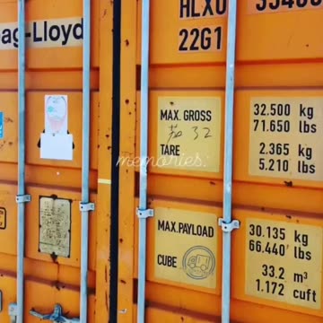 Don’t you just love containers! 🤩🌅#greatcontainers #goldencontainers#USAContainers #storage
