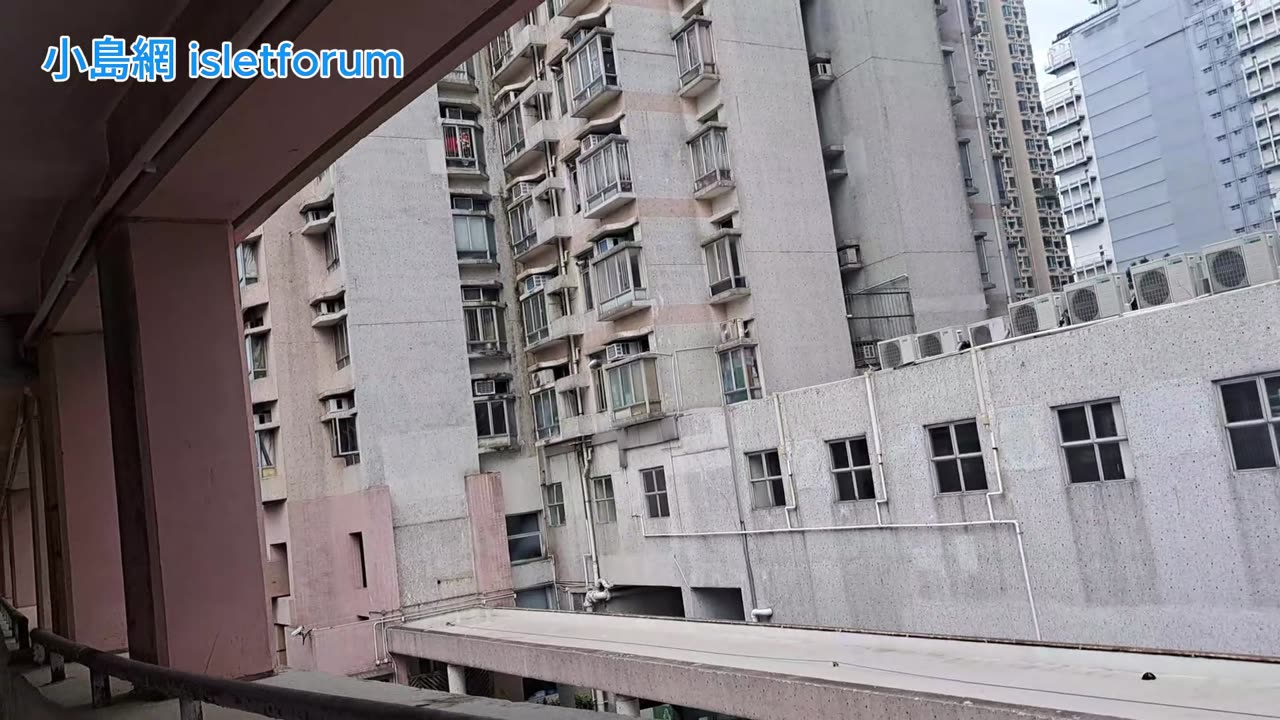 青衣青衣鄉事會路行人天橋 翠怡花園