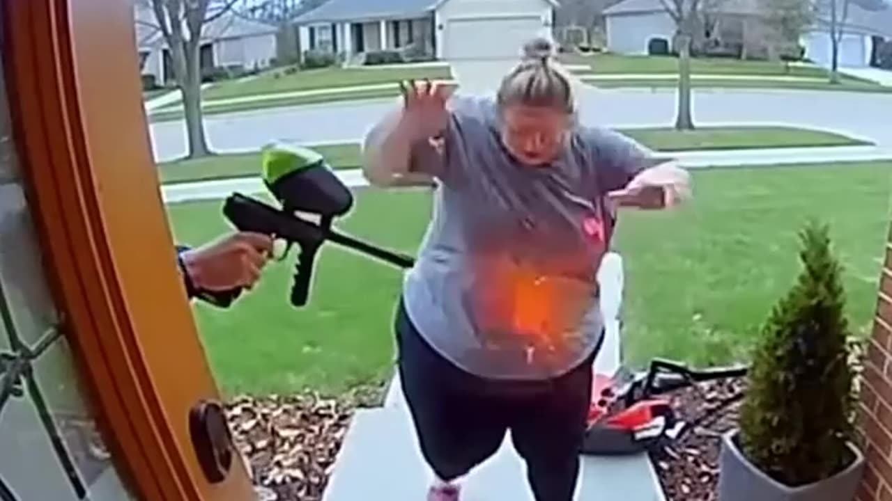 Exploding powdered dye packs for dreaded porch thieves is TRENDING !! LOL