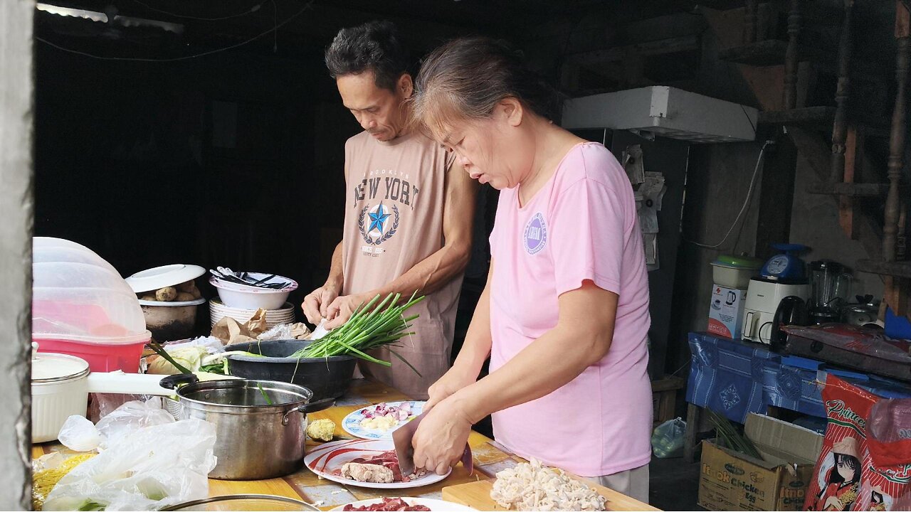 Mom & Uncle Prepare for Uncle's Own Birthday Feast!