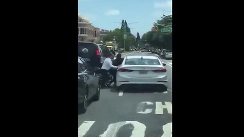 OMG! Carjacking goes wrong!