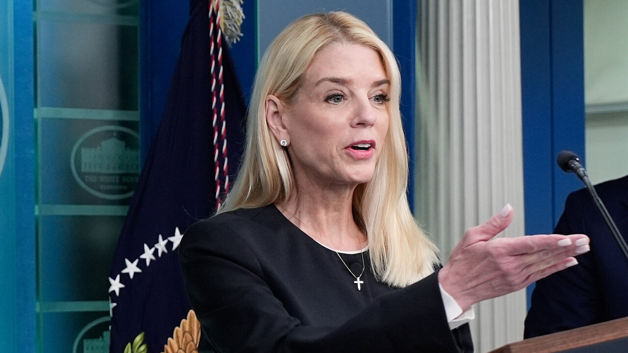 The Ingraham Angle (Full episode) - Monday, August 4