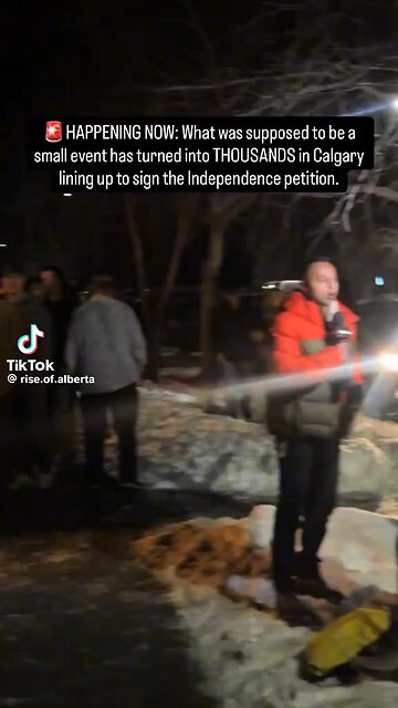 Thousands In Calgary Lining Up In The Freezing Cold To Sign The Independence Petition