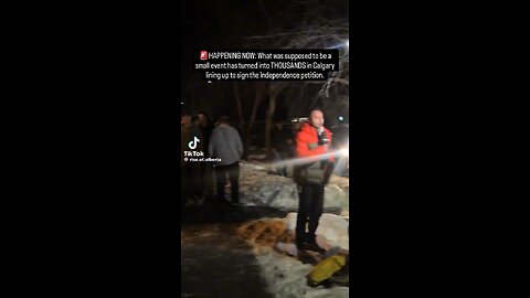 Thousands In Calgary Lining Up In The Freezing Cold To Sign The Independence Petition