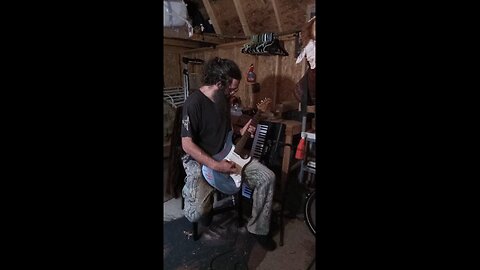 Some more guitar RIFFing for ya. #CRA #HOVR #guitar #guitarist #HOVR #CRA