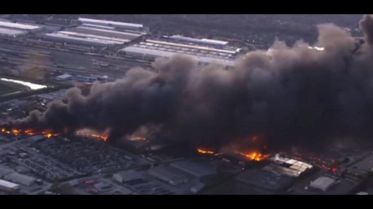 UPS Cargo Plane Crashes And Explodes Causing A Massive Fire At Louisville Airport: Part 3