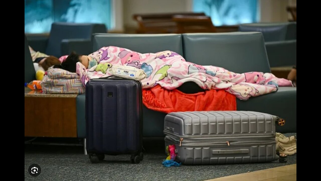 US Girds for Travel Chaos as Flights Are Slashed Over Govt Shutdown