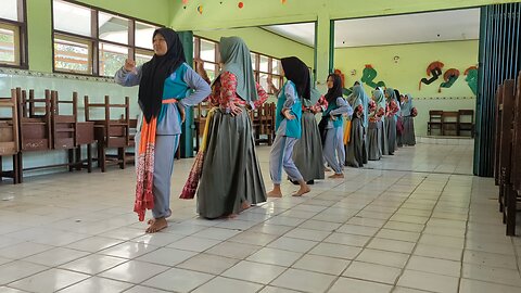 LATIHAN TARI TANJUNG GEMIRANG