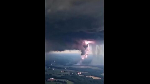 BREAKING: Insane Video of a Storm over Texas that Produces CRAZY Lighting 7.13.25