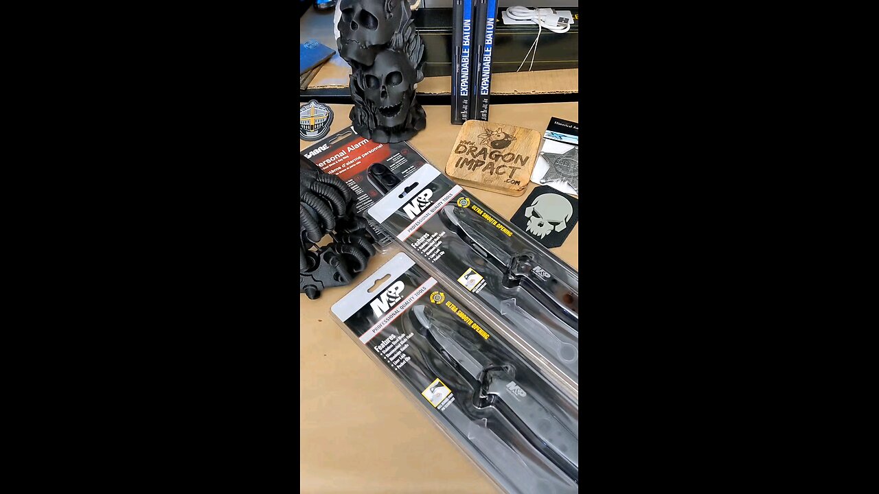 Smith and Wesson M&P 1105621. #fyp #yyj #canada #knife #folder #online