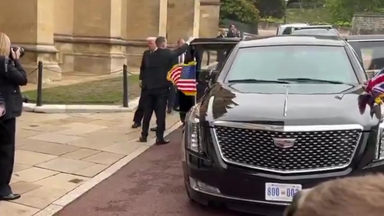 President Trump and First Lady Melania arrive for a tour of St George’s Chapel