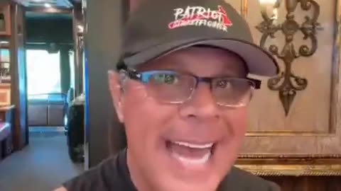 Fake Obama about to be Arrested!