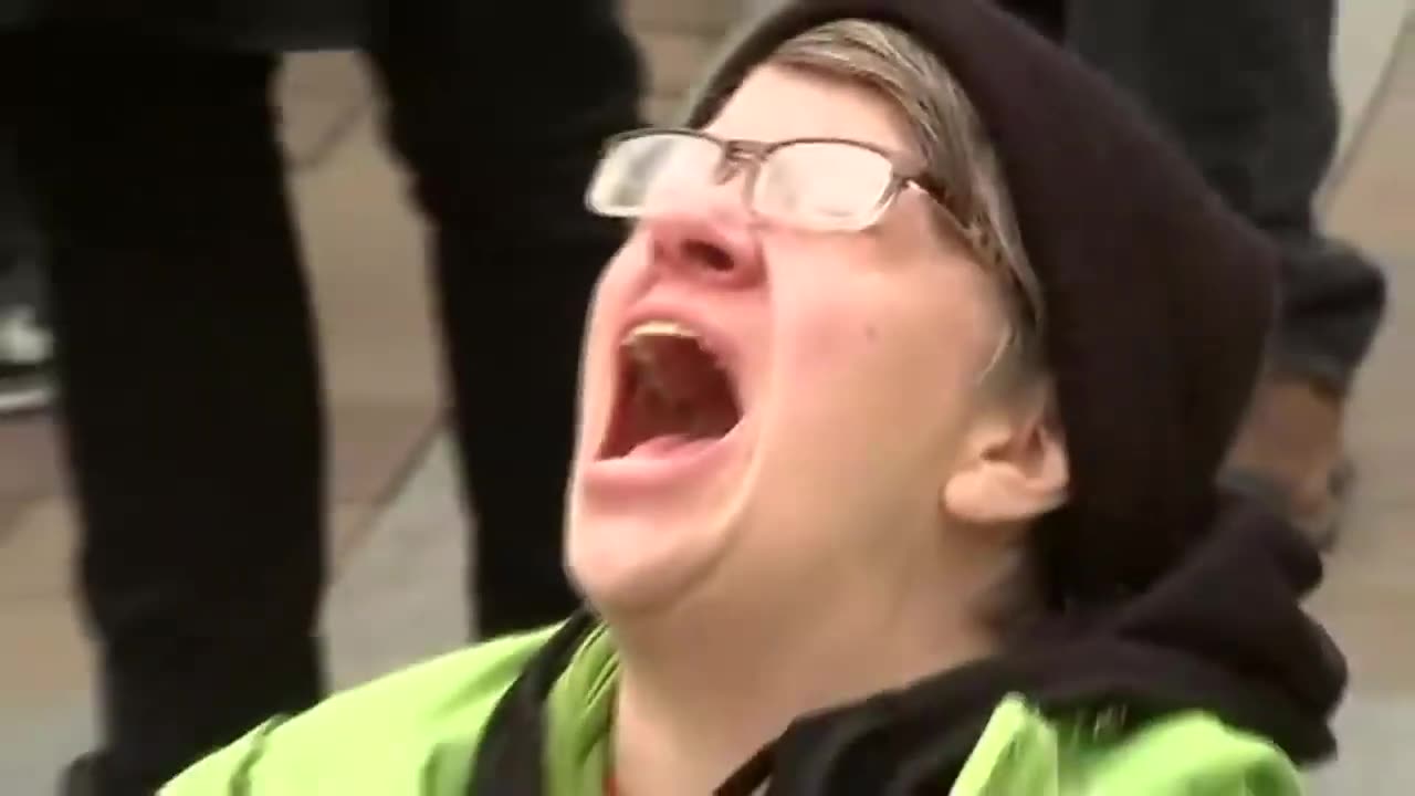 ANGRY SJW SCREAMING Half-Life SFX meme