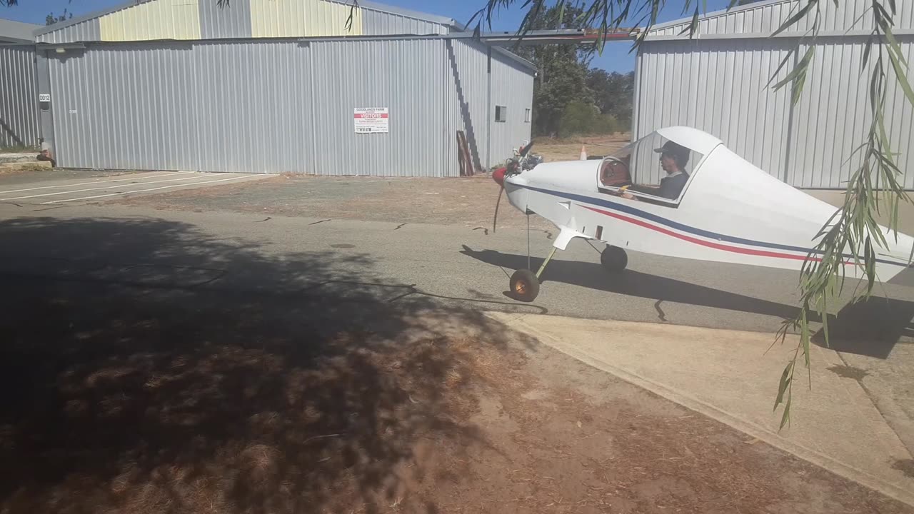 Colomban MC-30 "Luciole" moves