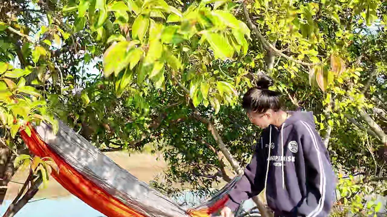 wildness camping hammock demonstrate