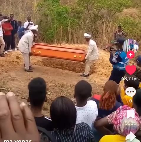 AFRIKAN BLACKS - ALLEGEDLY IN NIGERIA - HONOURING SOMEONE'S DEATH AT A FUNERAL LOL