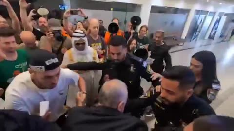 מפגיני שמאל תקפו את ח״כ אלי דלל מהליכוד