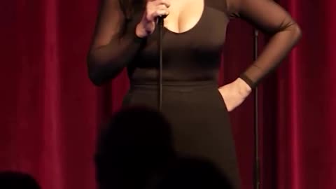 Female Comic Roasts Married Woman Complaining About Her Husband