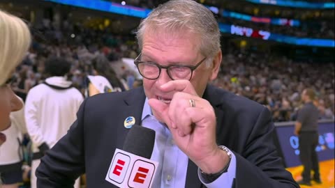Geno Auriemma interview after 1st quarter | National Championship, UConn Huskies vs South Carolina
