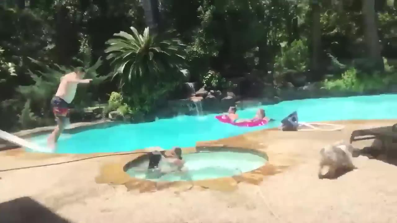 The NO CONFIDENCE Last Look! 😂 | FAILS of the Month | May