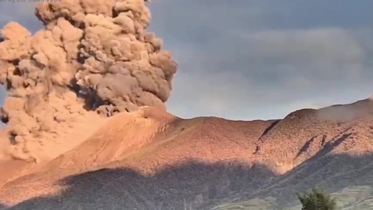 Volcano eruption in the Philippines A large amount of volcanic ash spread about