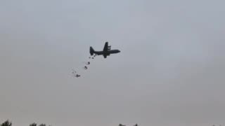 Watch the firefighting plane in action at the Jerusalem fire