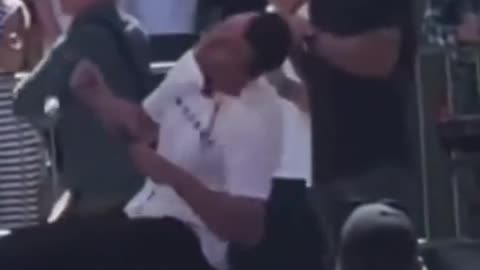 FOOTAGE OF CHARLIE KIRK WARNING GRAPHIC