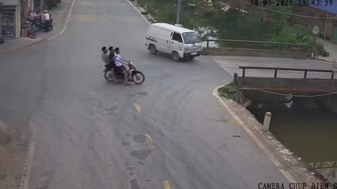 Motorcycle back seat passenger fast reaction time