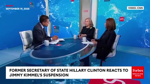 Una falsa Hillary Clinton mascherata con gomma