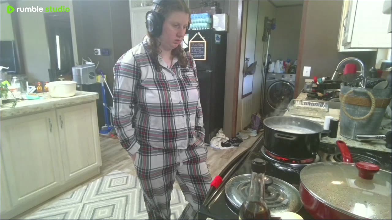 Cooking Shepards Pie! Come hang out!