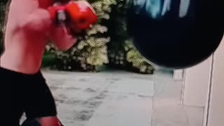 Chris Hemsworth putting in work