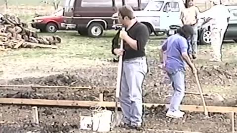 Alex helps rebuild Waco & interviews Clive Doyle