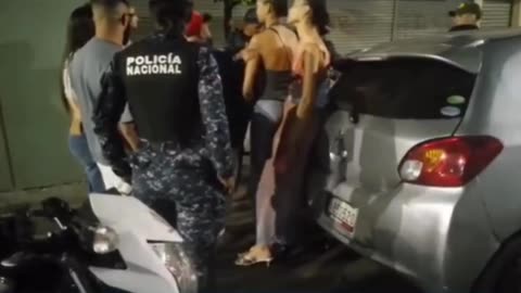 Las Modelos y los Policías en RD