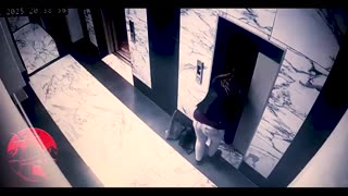 Niño cae por hueco de ascensor y su padre logra rescatarlo a tiempo