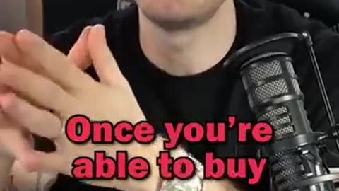 Must Watch: Why PewDiePie Only Has One Pair of Shoes