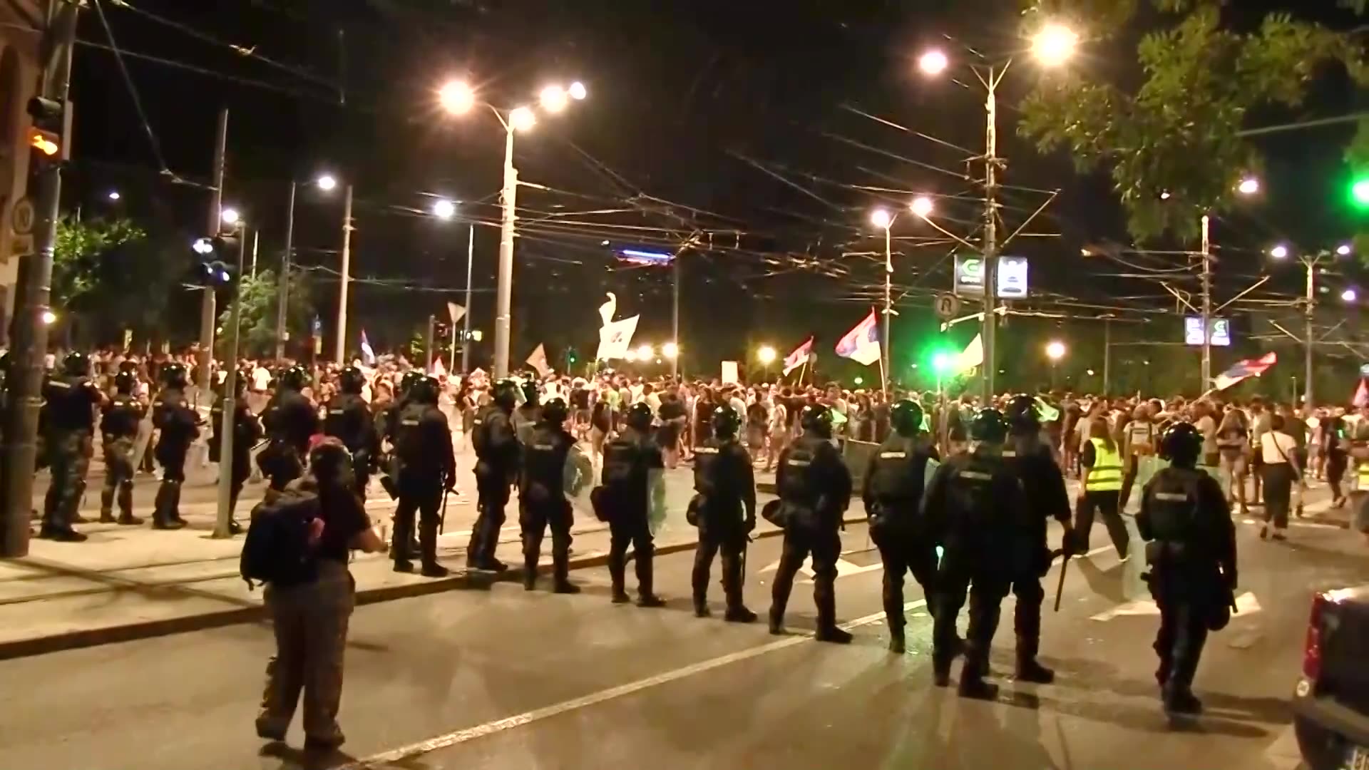 Tense rival protests in Serbias Novi Sad push police to intervene