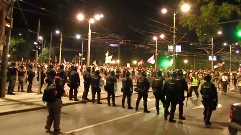 Tense rival protests in Serbia's Novi Sad push police to intervene