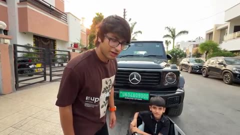 Kunali _ki_ new_ car G wagon